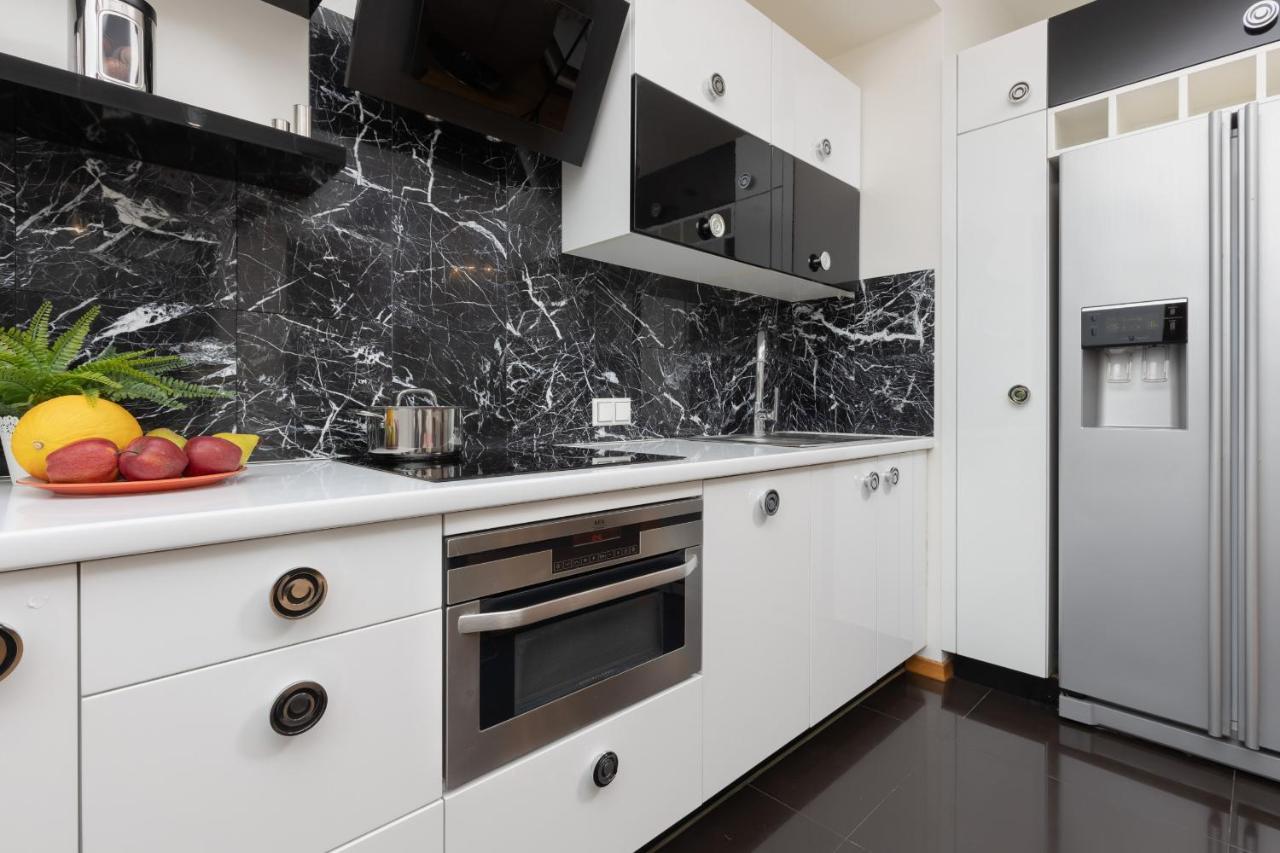 Warsaw Srodmiescie Apartment With Balcony By Noclegi Renters Dış mekan fotoğraf