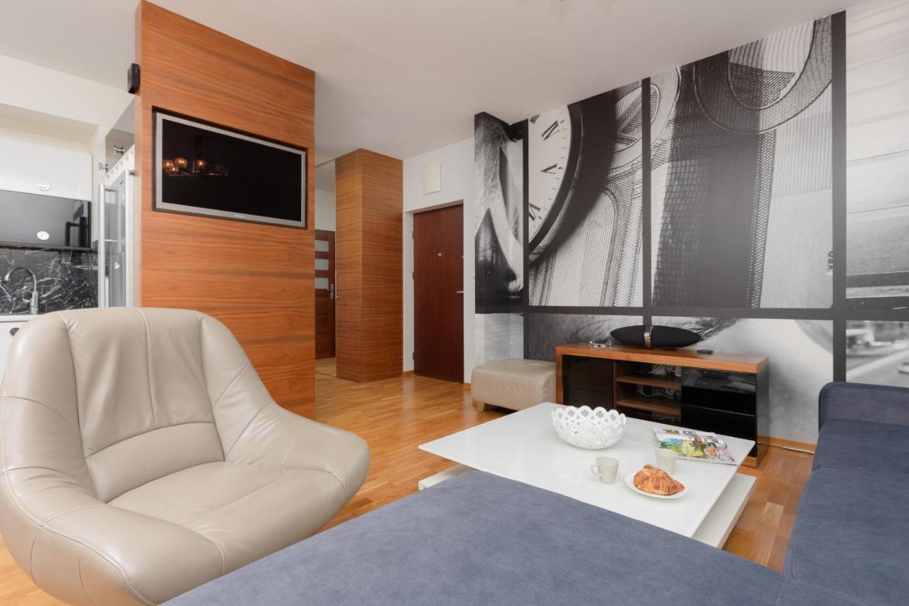 Warsaw Srodmiescie Apartment With Balcony By Noclegi Renters Dış mekan fotoğraf
