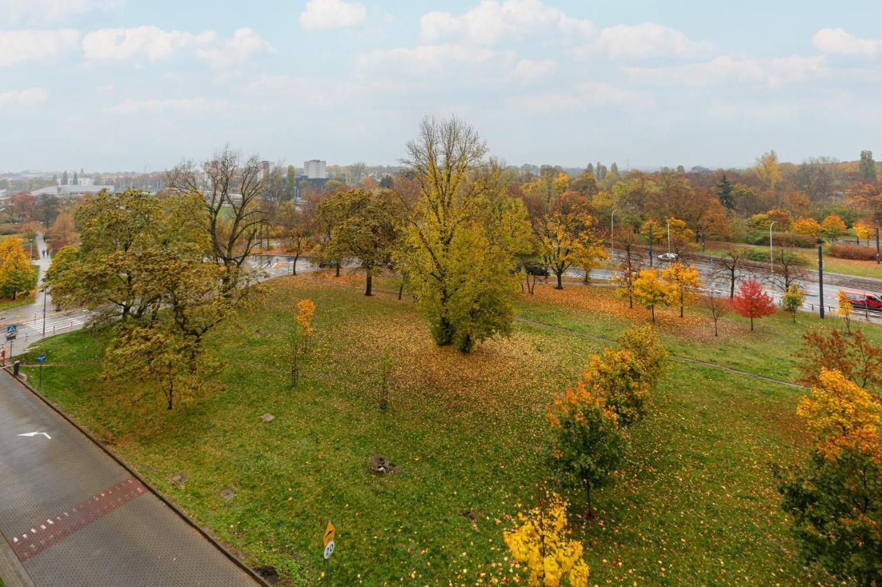 Warsaw Srodmiescie Apartment With Balcony By Noclegi Renters Dış mekan fotoğraf